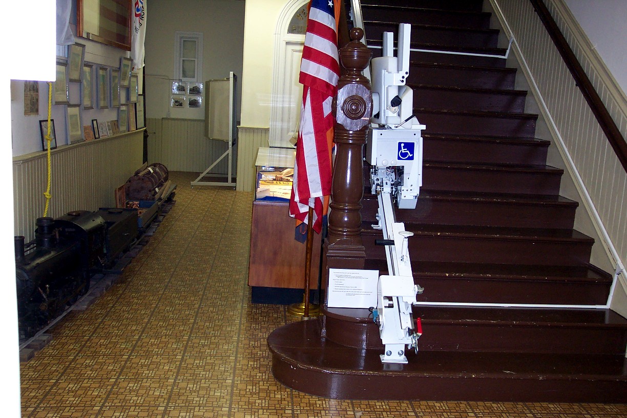 111s.jpg (301609 bytes)